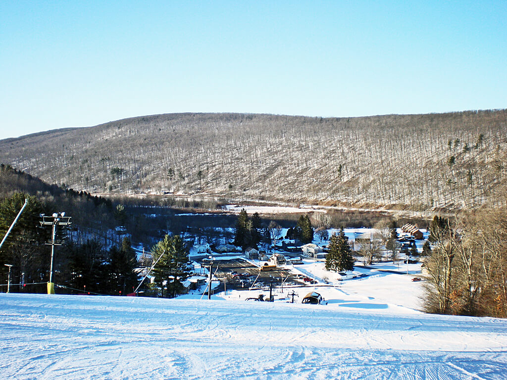 A beautiful run in Swain Resort / Flockr / astalwawen
Link: https://flickr.com/photos/justmebethany/12941749285/in/photolist-kHBRbn-2giP4jD-27yUQvU-N37wht-dbrf9q-jhsisM-LwxMU9-jhshWX-27fP5JV-9DsVSz-28CMjsM-oy8yKF-oueHKi-x79cJH-riAAp7-moG16J-ei48XX-27fPQ26-27xf9GC-7teMf8-2bN4UHR-N37xig-jBucPh-N31TKv-wNXBSA-ei4988-ei9Tco-ei9T3m-wNYxrY-ei491B-oteEeB-ei49gr-wNZh7N-dUTUpr-jBs6nk-w9zcXC-Q5aYaq-ySpyEb-2aprgjD-292HrgL-2bHMdaU-2bMZPwX-zwVFqn-2bHMcA7-N2XaRB-owjPBK-jBtidd-2hG614r-9zzaGN-FW35nq