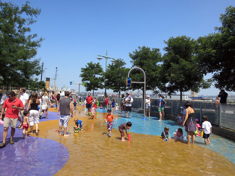 Crowded Water PArk at Pier 25 / Flickr / Daniel Lobo
Link: https://flickr.com/photos/daquellamanera/7577163776/in/photolist-bEUVWz-2nR2u3C-8Mscfj-8Mp9VH-2kn3YAs-8Msa7Q-8Mp4ja-8Msbmm-2iLKeum-8vvZbb-eZwR5-dDVkVX-dDVirV-8Emaq8-dDVqa6-4gXVX8-2d7LcuR-QZDskU-cxyWNL-aeieXV