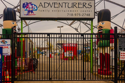 Entrance view of Adventurers Amusement Park / Flickr / Sam Johnson
Link: https://flic.kr/p/BwHtj8 
