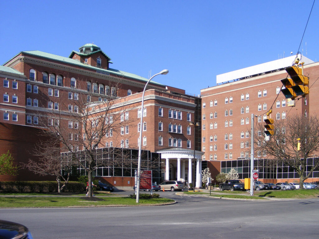 Albany Medical College & Hospital / Wikipedia / Rupert Millard
URL: https://en.wikipedia.org/wiki/Albany_Medical_College#/media/File:Albany_Medical_Center.jpg