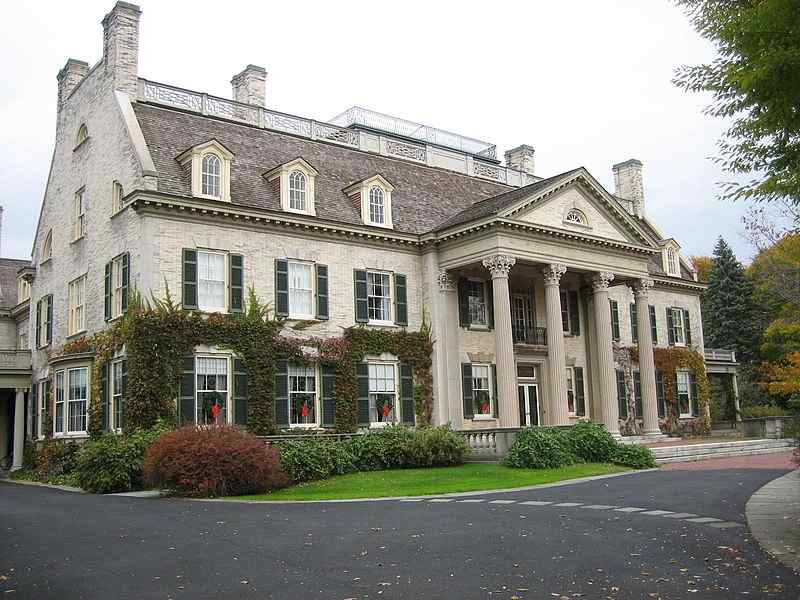Exterior view of George Eastman House / Wikimedia Commons / Dmadeo
Link: https://commons.wikimedia.org/wiki/File:George-Eastman-House%3DExterior.JPG

