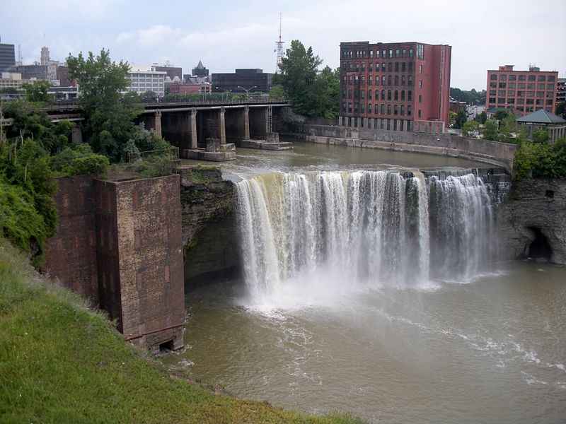 A view of High Falls Rochester NY / Wikimedia Commons / DCwom
Link: https://commons.wikimedia.org/wiki/File:HighFallsRochesterNY_July_2010.JPG