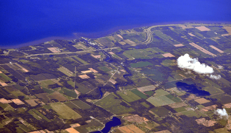 Aerial view of Lake Ontario State Parkway / Wikimedia Commons / Jim Mabel
Link: https://en.wikipedia.org/wiki/File:Lake_Ontario_State_Parkway.png
