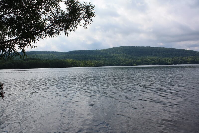Ostego Lake View from Glimmerglass State Park / Flickr / Anne White
URL: https://flic.kr/p/6FRqhV
