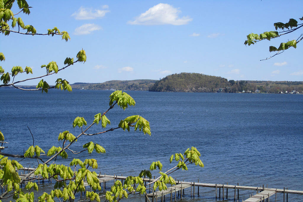 Calming view of Saratoga Lake / Wikimedia Commons / Peter Flass
Link: https://commons.wikimedia.org/wiki/File:SaratogaLakeApril2012.jpg