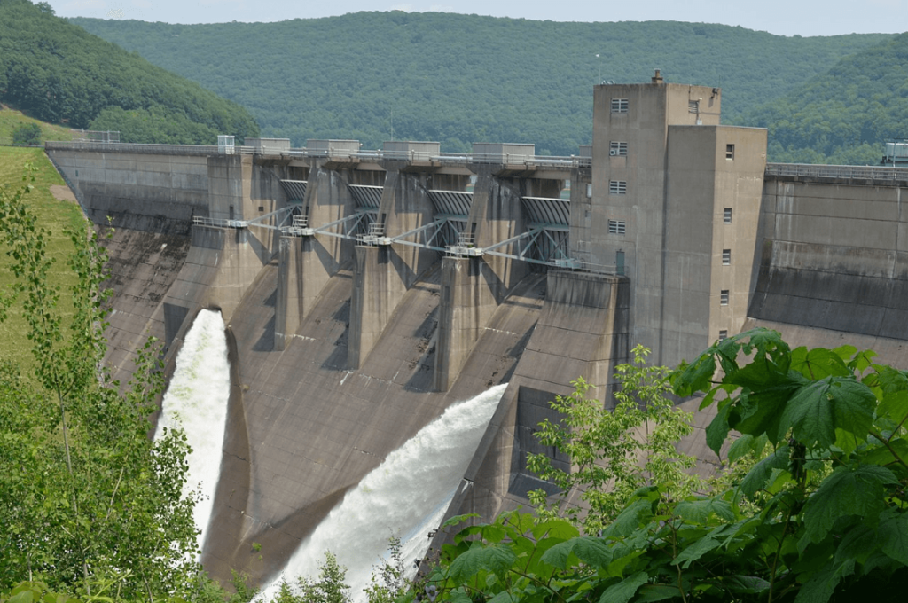 The Kinzua Dam in Warren County, Pennsylvania. / Wikipedia / Niagara

Link: https://en.wikipedia.org/wiki/Kinzua_Dam#/media/File:Kinzua_Dam,_July_2015.jpg
