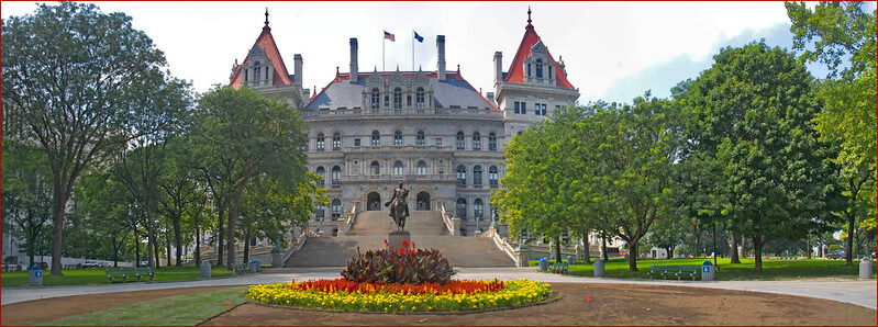 Full Front View of the New York State Capitol / Flickr / Ron Cogswell
Link: https://flickr.com/photos/22711505@N05/20849161355