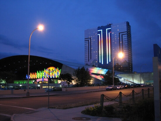 Seneca Niagara Hotel and Casino / Flickr / Grilled cheese
Link: https://www.flickr.com/photos/grilledcheese/656093864/