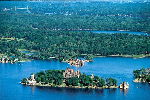 The Thousand Islands New York / Wikimedia Commons / Teresa Mitchell Link: https://commons.wikimedia.org/wiki/File:BoldtCastle_aerial.jpg