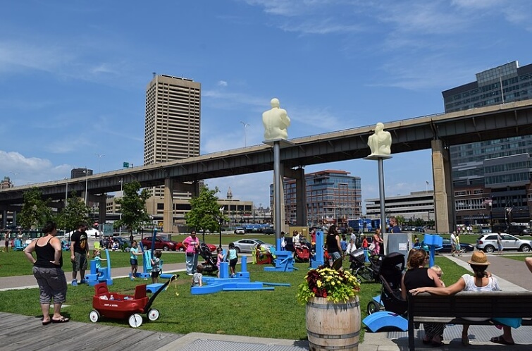 View of Canalside from Central Wharf / Wikipedia / Invest Buffalo Niagara
https://en.wikipedia.org/wiki/Canalside#/media/File:Canalside_2015.jpg