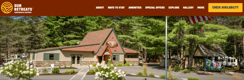 Homepage of the Sun Retreats Adirondack Getaway website /
Link: https://www.sunoutdoors.com/new-york/sun-retreats-adirondack-gateway